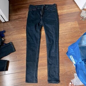 Great condition. Fuzzies from the drawer on them but I’ll remove